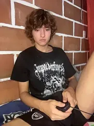 JoelnClouds webcam model stream image