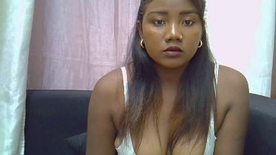 PetiteLuna2 webcam model stream image