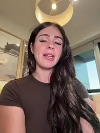 aus_queen webcam model stream image