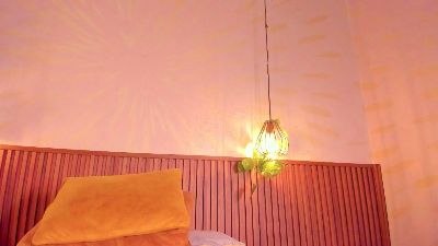 daphne_courtis webcam cam4 model stream image