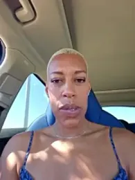 Goldenlace webcam stripchat model stream image