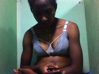 Raissa-Suan webcam model stream image