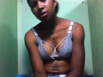 Raissa-Suan webcam model stream image