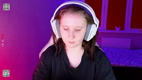 mon_lola webcam model stream image