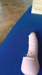 E001987 webcam model stream image