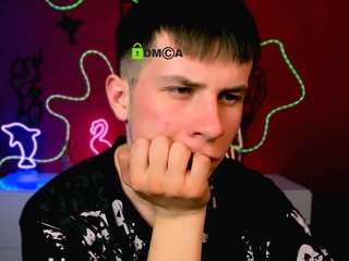 leo-valor webcam model stream image