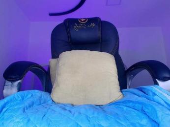 naomi-k webcam model stream image