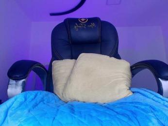 naomi-k webcam model stream image