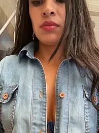 Astrid-- webcam stripchat model stream image