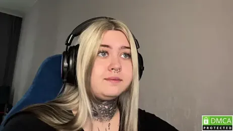 CuteUna webcam model stream image