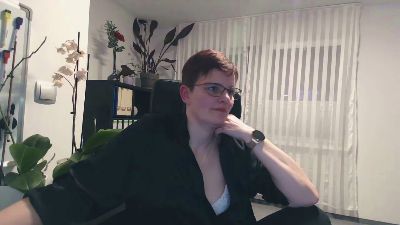 oOSUSIOo webcam cam4 model stream image