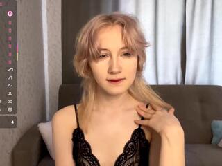 Maryellen Harner webcam model stream image