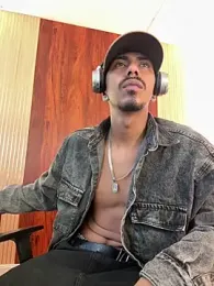 Latinmoster_boss webcam stripchat model stream image