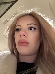 AlyssaFoxx_ webcam stripchat model stream image