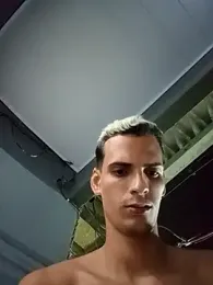 reth22 webcam model stream image