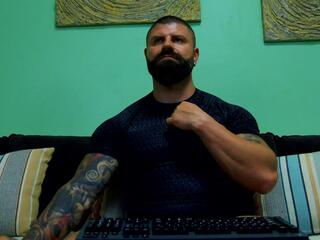 Xtream Leonard webcam model stream image