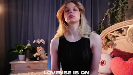 EdlinAlliston webcam stripchat model stream image