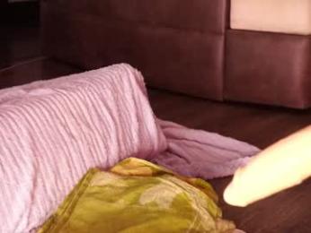 queeneliaa_ webcam chaturbate model stream image