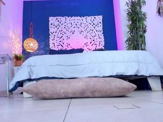 Coral Queen webcam model stream image