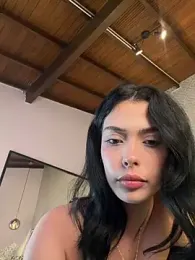 ElleDiane webcam model stream image