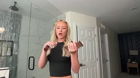 kenziesmithh webcam stripchat model stream image