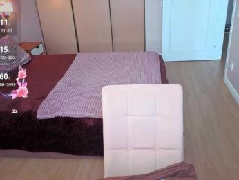 MonikaFoxys webcam model stream image