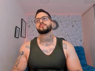 Max Dic webcam model stream image