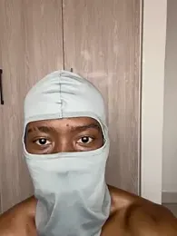 RoyaltyRox webcam model stream image