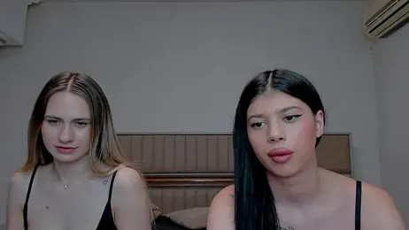 Sierra_Halle webcam model stream image