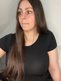 Loella-Rose webcam model stream image