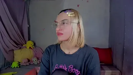 YourLizzyDoll webcam model stream image