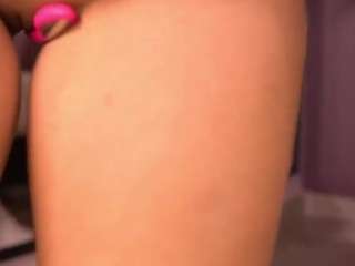 izzywild webcam model stream image