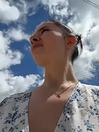 RoxiBlack webcam model stream image