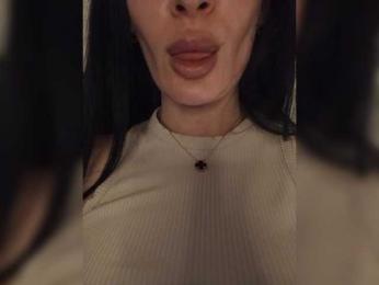 Black_chick webcam model stream image