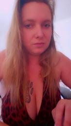 QueenHeart18 webcam model stream image