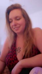 QueenHeart18 webcam model stream image