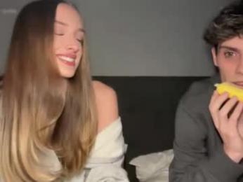 claraandnate webcam model stream image