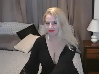 HollieBim webcam model stream image