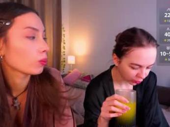 pamilarakestraw webcam model stream image