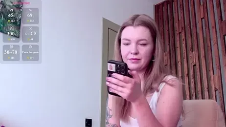 yourlovelyjul webcam model stream image