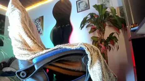 LatinMilk_ webcam model stream image