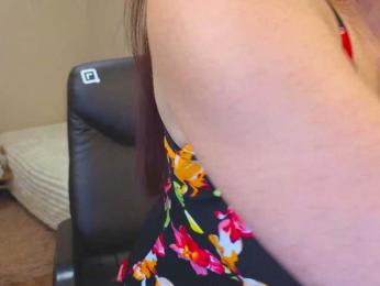 Flirt_Red webcam bongacams model stream image