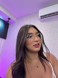 jenn_fit webcam model stream image