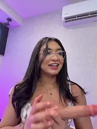 jenn_fit webcam model stream image