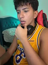 Leonarrrd_01 webcam stripchat model stream image