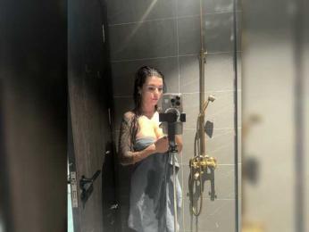 Oops_kiraa webcam bongacams model stream image