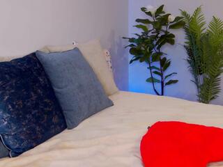 Adalinda webcam model stream image