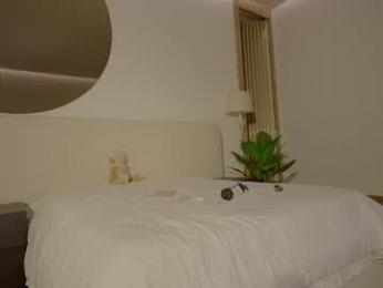 nicolle_mitchelle webcam chaturbate model stream image