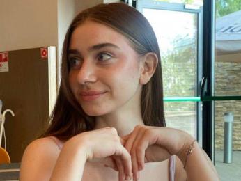 FlorenceClutter webcam model stream image