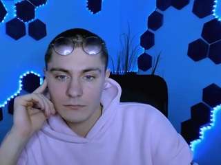 thomas-crow webcam camsoda model stream image